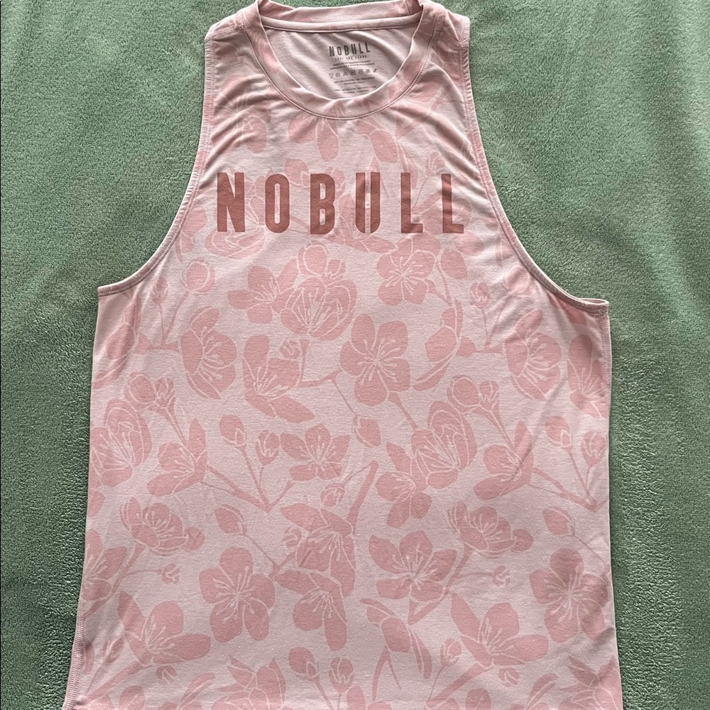 NoBull workout tank. Cherry blossom design in dusty rose. Size medium.